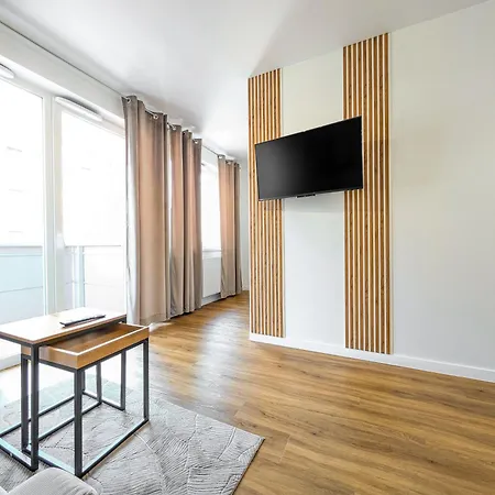 Apartment Park Skowroni Heights By Bookinghost