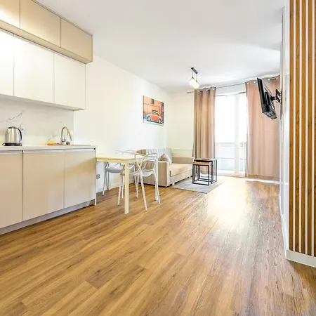 Apartment Park Skowroni Heights By Bookinghost *